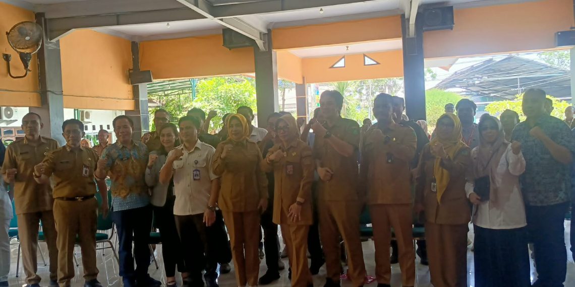 Permudah Pelayanan Kebutuhan Pemilik Usaha WP, Wabup Mimik Buka One Desk Stop Service Desa Tambaksawah