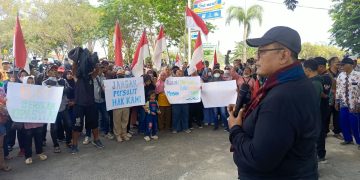 11 Tahun Urus Sertifikat Tanah Tak Selesai, Ratusan Warga Desa Pranti Geruduk BPN Sidoarjo