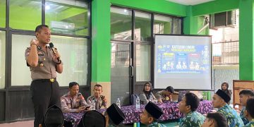 Cegah Kenakalan Remaja, Polresta Sidoarjo Edukasi Bijak Medsos di MA Nurul Huda