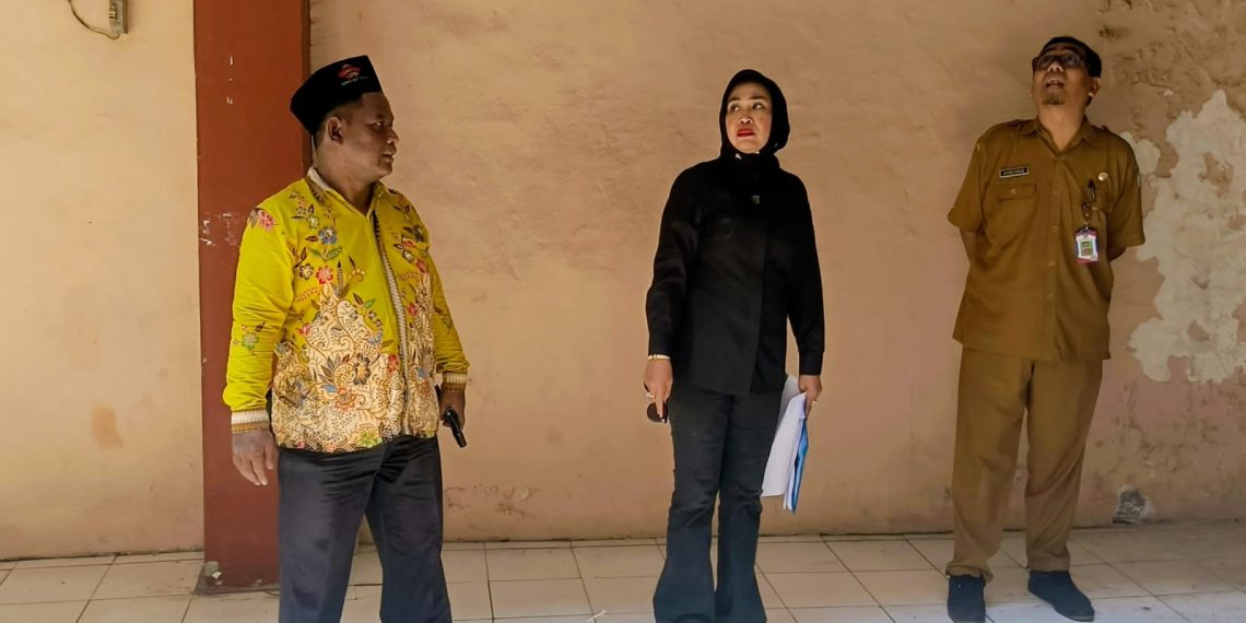 Sidak Rusunawa Ngelom Sepanjang, Wabup Mimik Sangat Prihatin Saksikan Kondisinya Tak Layak