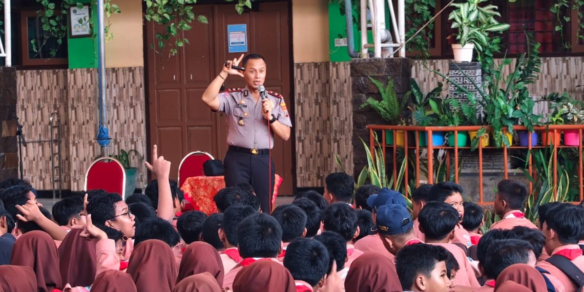 Polresta Sidoarjo Ajak Pelajar Giat Belajar untuk Cegah Radikalisme dan Bullying
