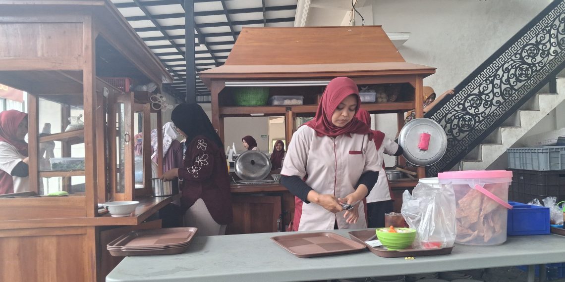 UMKM DILLA FOOD Naik Kelas Berkat Transaksi Digital Bersama BRI Krian