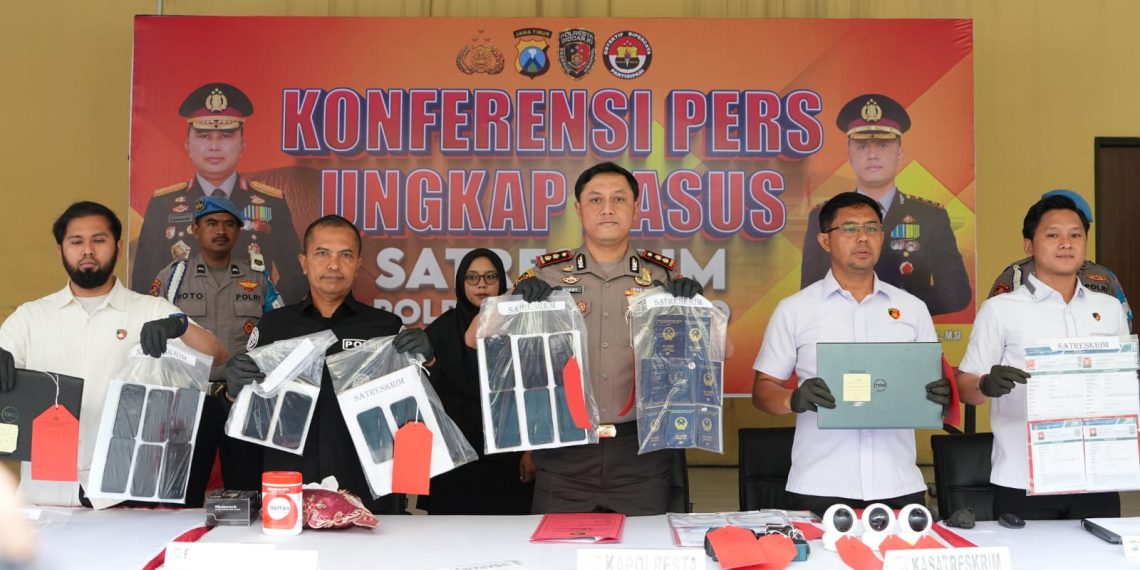 Polresta Sidoarjo Ungkap Penipuan Online Libatkan WNA Vietnam
