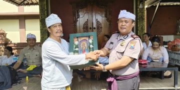 Umat Hindu Polresta Sidoarjo Gelar Persembahyangan Hari Suci Saraswati, Perkuat Kerukunan dan Kebersamaan